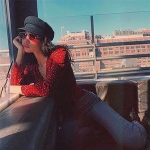 Star wrap top in red